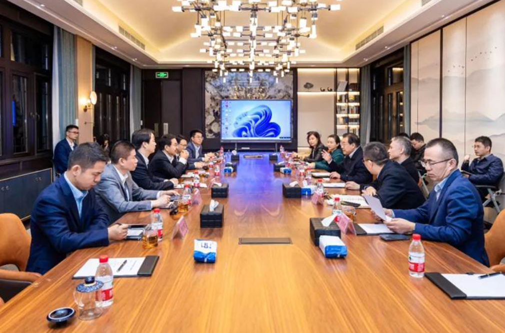 新华三集团总裁推进图灵小镇模式向深向实高质量发展交流
