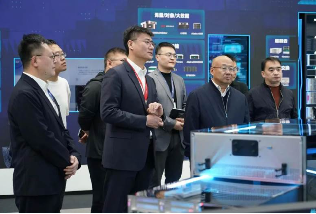 山西省云冈研究院党委书记临紫光股份旗下新华三集团杭州总部考察调研